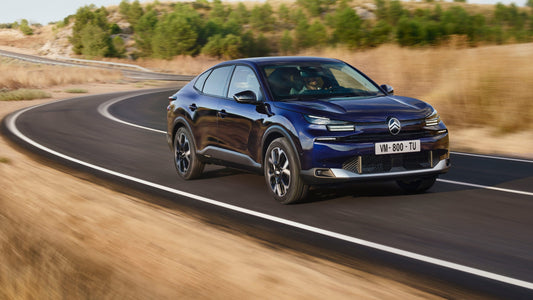 Citroën C4 X 2025: Renovación completa con nuevo diseño y mayor confort.