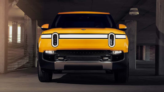 Rivian Destaca en Innovación con Faros Avanzados