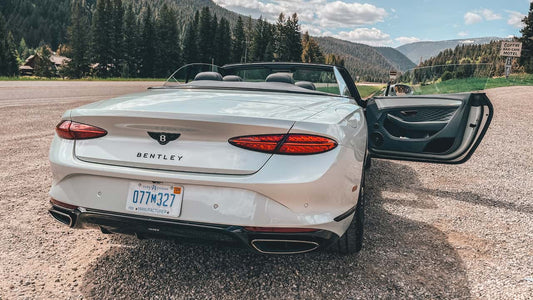 Bentley Flying Spur 2025: Lujo, tecnología híbrida y potencia sin límites