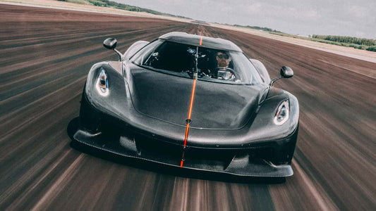 Koenigsegg Jesko Absolut: Dominando la velocidad con récords mundiales