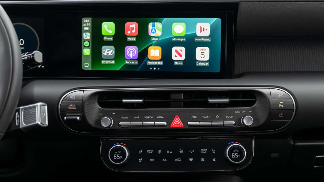 Hyundai apuesta por la seguridad y usabilidad de los botones físicos en su diseño interior.