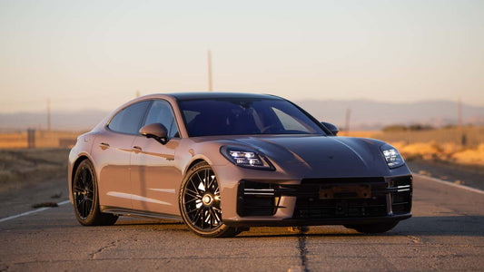 El Porsche Panamera tendrá motores de gasolina por mucho tiempo.