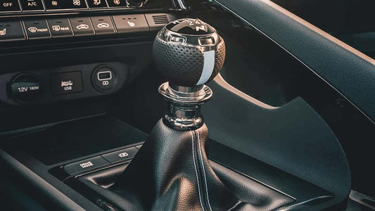 El Debate Sobre las Transmisiones Manuales: ¿Una Tradición en Declive?