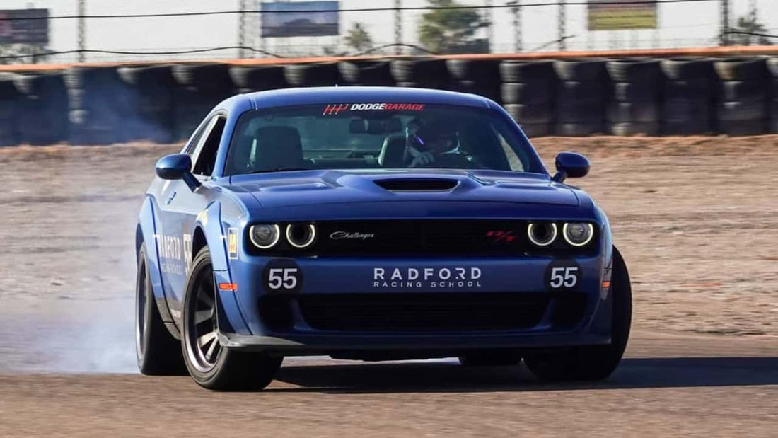"Vive la Emoción: Radford Racing School, el Destino Definitivo para los Amantes de la Velocidad"