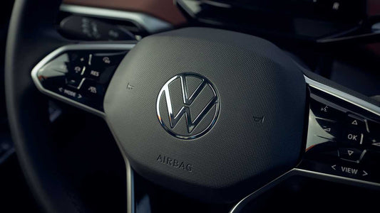 "Volkswagen enfrenta críticas y demandas por controvertidos botones capacitivos en el volante"