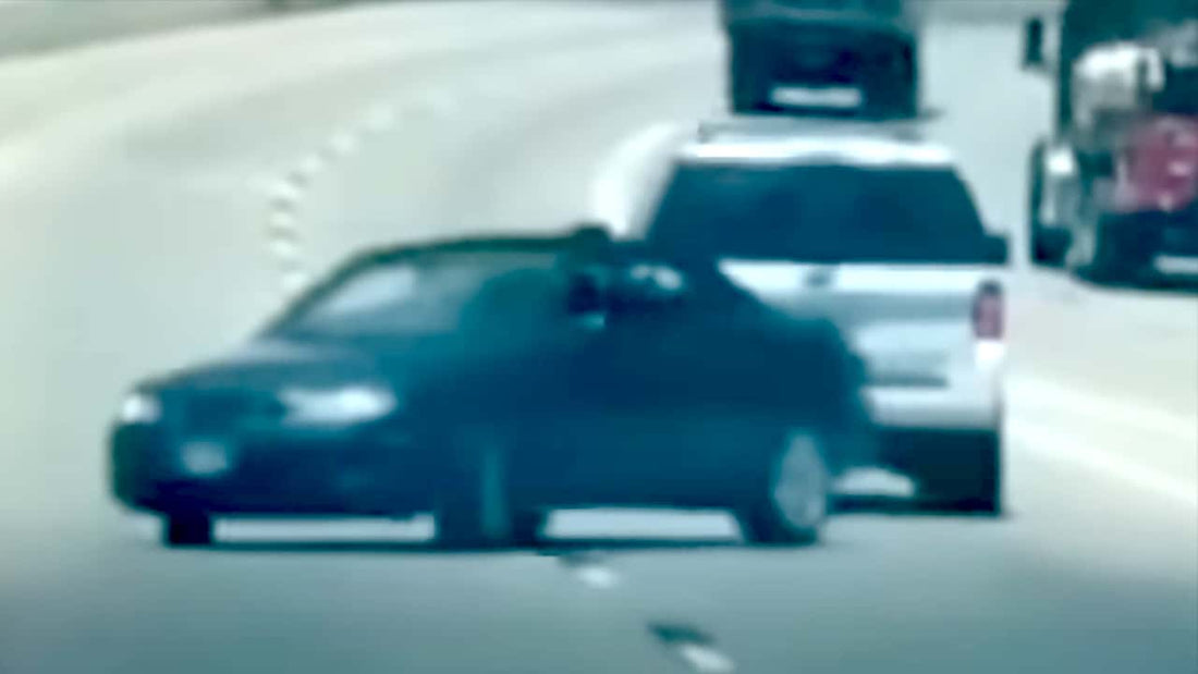 Caos en la Carretera: Incidente de Remolque Peligroso en Houston