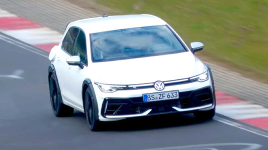 El Volkswagen Golf R conquista Nürburgring: potencia y agilidad en acción