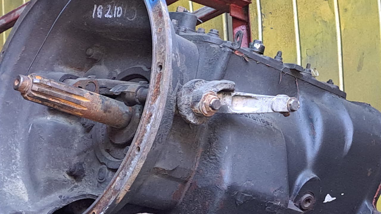 Caja de cambios Fuller 18210